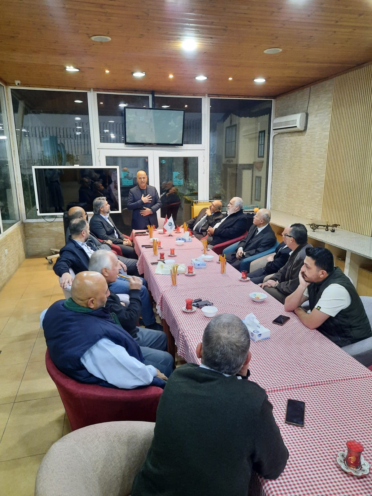 نادي خريجي الجامعات التركية في ضيافة "يونس إمره"