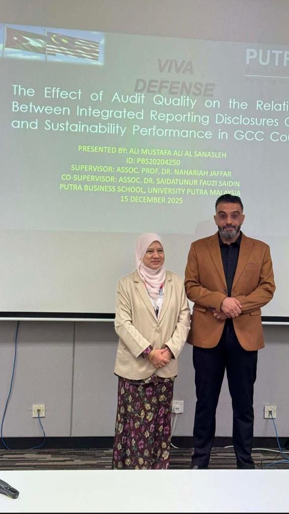 تهنئة للدكتور علي السناسلة بحصوله على درجة الدكتوراه بالمحاسبة 