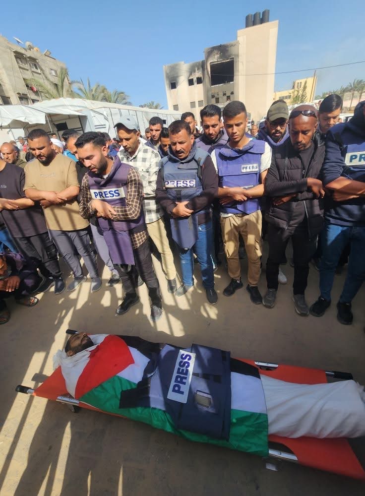 إسرائيل تتنصل من القوانين وتبعد الصحفيين عن توثيق الابادة في غزة