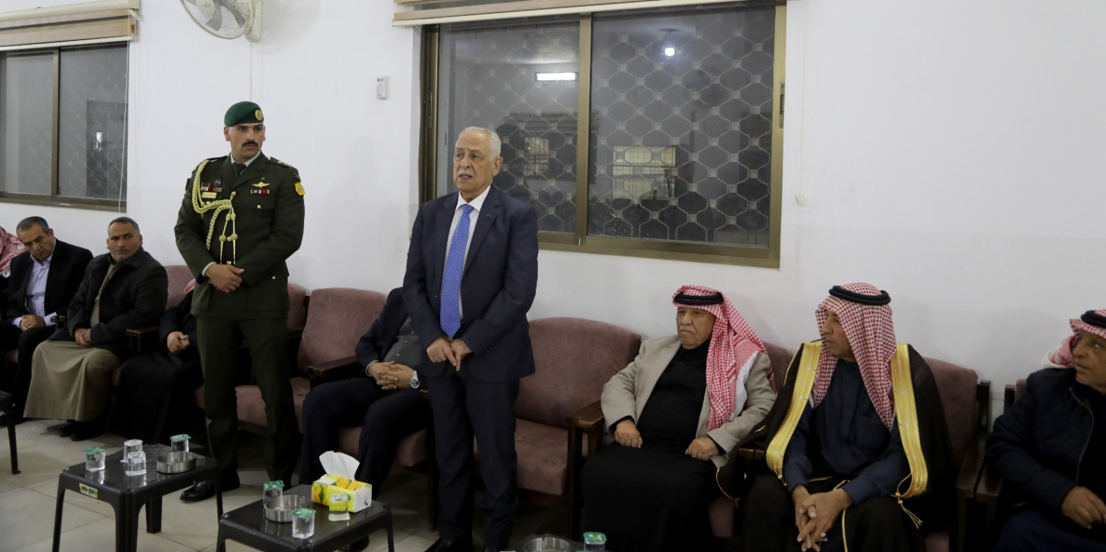 *مندوبا عن الملك وولي العهد. العيسوي يعزي عشيرتي الخلايلة والعواملة*