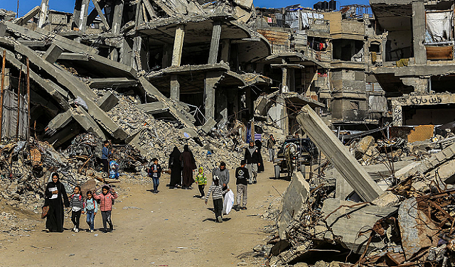 السلطة الفلسطينية تُبلغ توني بلير بحتمية فشل أي جسم إداريّ في قطاع غزة من دونها