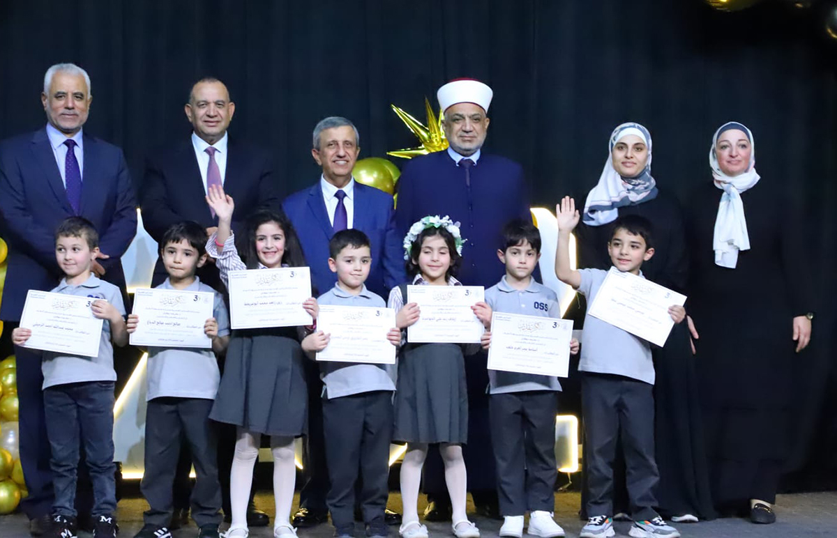 وزير الأوقاف يكرم 400 من خريجي مدارس العمرية الحافظين للقرآن الكريم