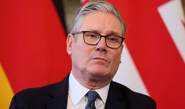 قنوات يوتيوب تنشر مقاطع مزيفة ضد حزب العمال البريطاني تحقق 1.2 مليار مشاهدة في 2025