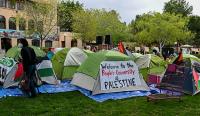 طلبة جامعة كولومبيا يرفضون إخلاء الخيم ويتعهدون لمواصلة الاحتجاجات 